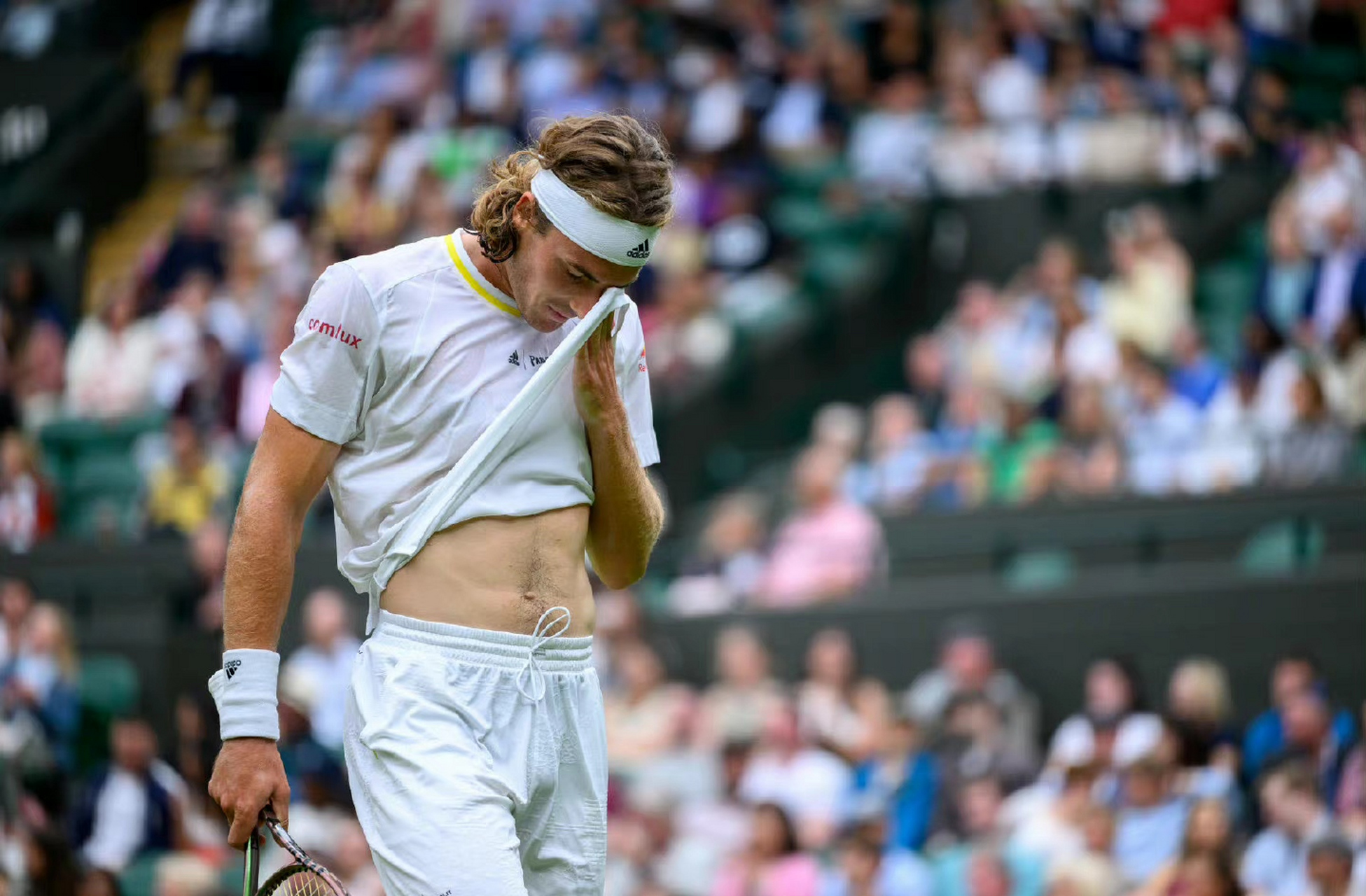 爱游戏在线-年终总决赛横扫拉沃尔杯，西西帕斯高光表现