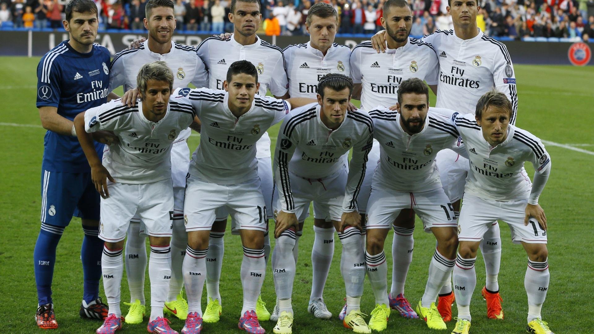 布克无争议全场最佳！76人团队篮球击溃热火，恩比德赛后盛赞，他是天生的赢家